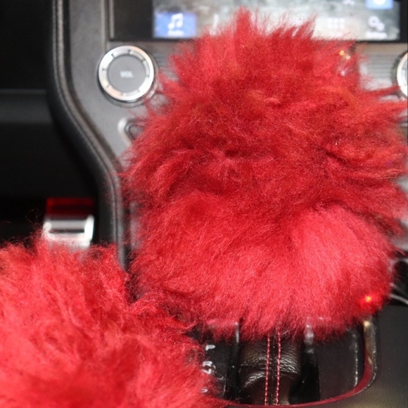 𝐹𝒶𝓊𝓍 𝐹𝓊𝓇 𝒮𝓉𝒾𝓇𝓇𝒾𝓃𝑔 𝒲𝒽𝑒𝑒𝓁 𝒞𝑜𝓋𝑒𝓇 - Picture 3 of 7